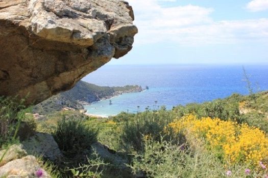 Abbildung 14: Blick auf die Bucht von Campese, hinabkommend von Castello